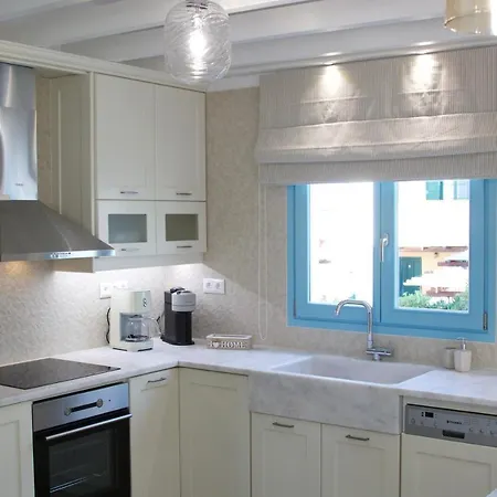 Ad Astra Lejlighed Naousa